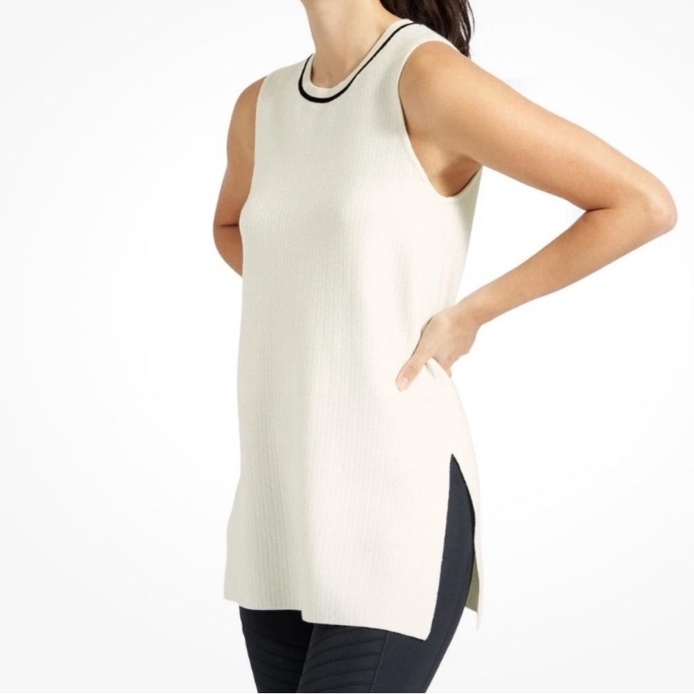 Athleta Cream Sleeveless Tank Top